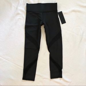 One left! Michi Hydra Crop legging BNWT